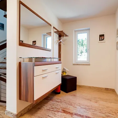 Spacious Holiday In With Jacuzzi Ferienhaus *